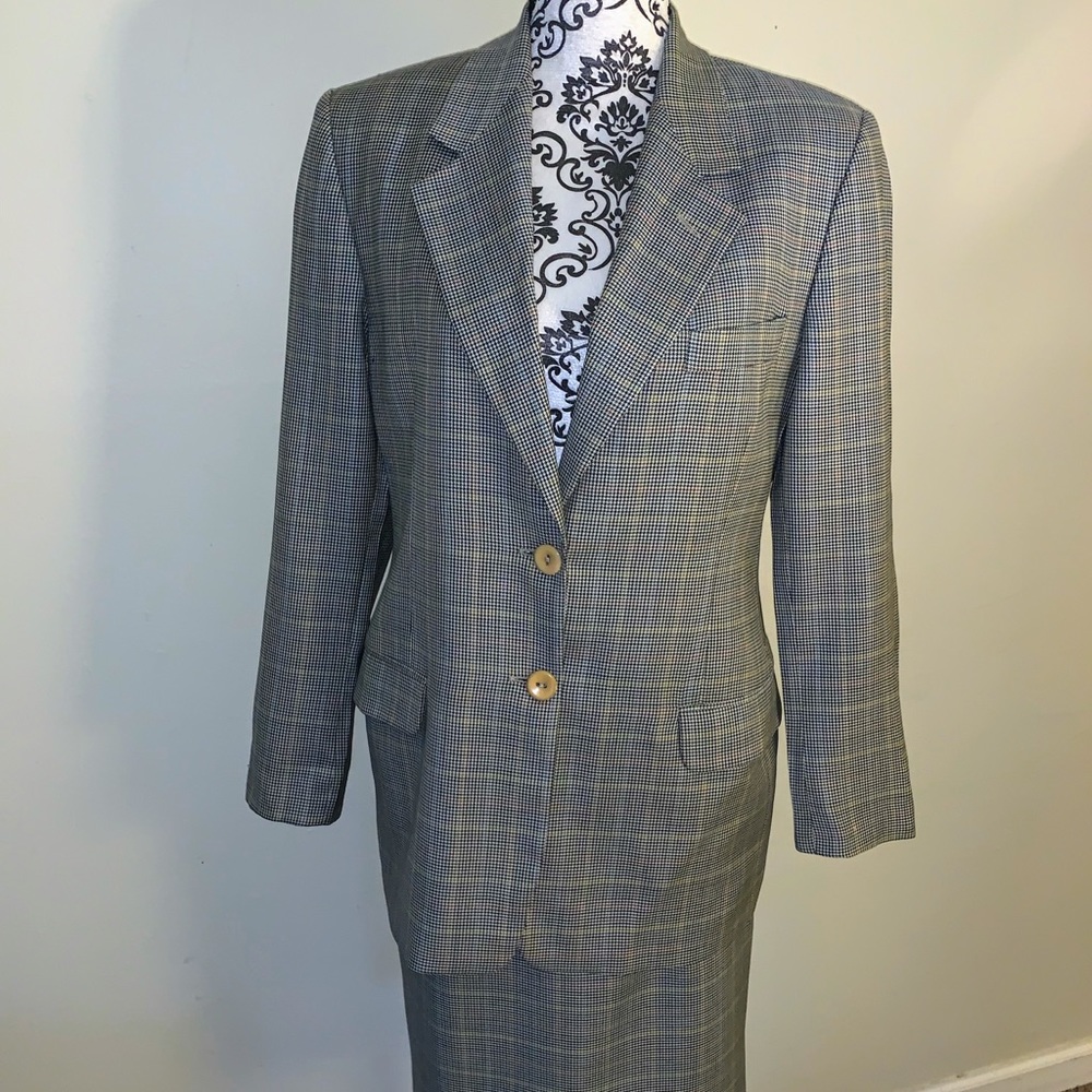 💜💜1-DAY SALE💛💜BURBERRY💛💜PINSTRIPE💛💜DOUBLE BREASTED💛💜 - Picture 2 of 8